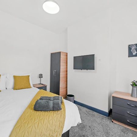 Modern Equipped 4 Bedroom House In Central Stoke-Free Parking Exteriér fotografie