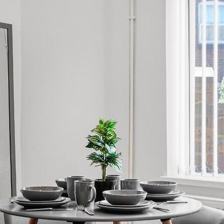 Modern Equipped 4 Bedroom House In Central Stoke-Free Parking Exteriér fotografie