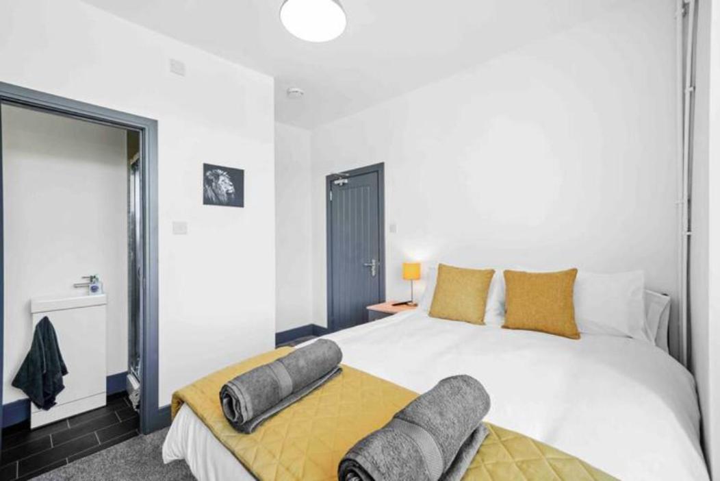 Modern Equipped 4 Bedroom House In Central Stoke-Free Parking Exteriér fotografie