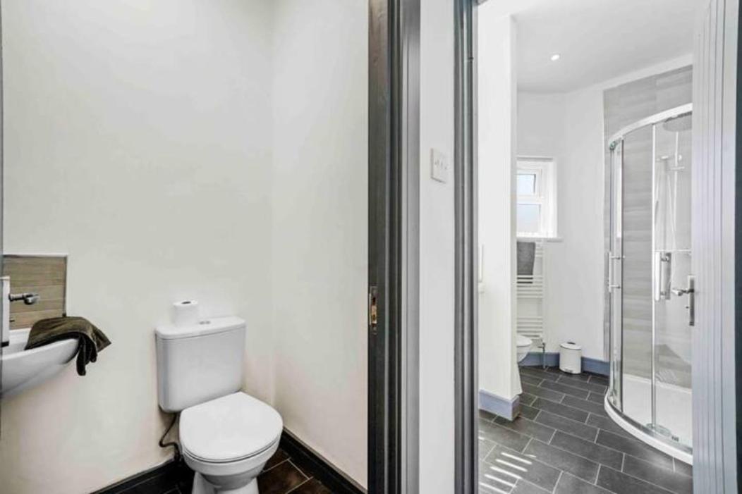 Modern Equipped 4 Bedroom House In Central Stoke-Free Parking Exteriér fotografie