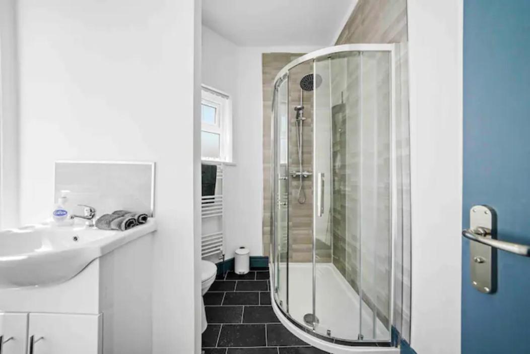 Modern Equipped 4 Bedroom House In Central Stoke-Free Parking Exteriér fotografie