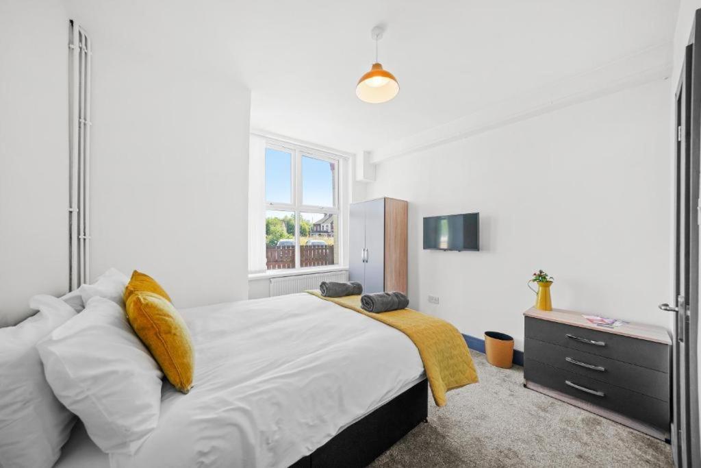 Modern Equipped 4 Bedroom House In Central Stoke-Free Parking Exteriér fotografie