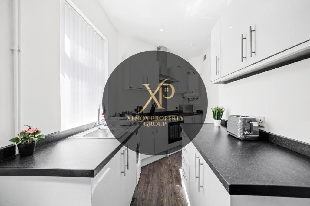 Modern Equipped 4 Bedroom House In Central Stoke-Free Parking Exteriér fotografie